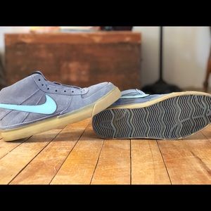 Nike SB with gum bottom. Super clean.